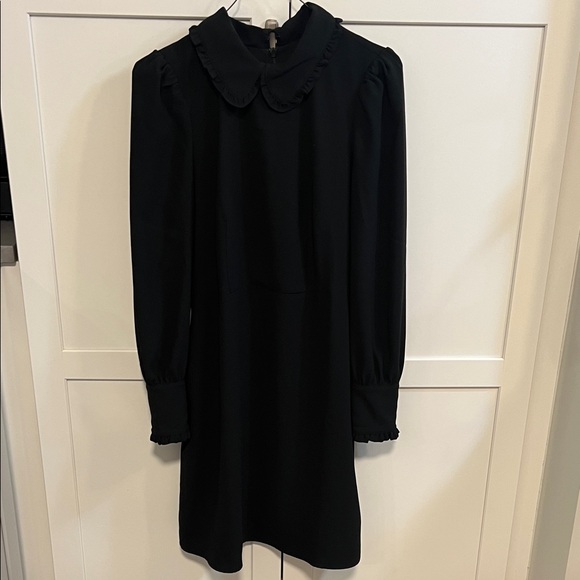 Elegant Black Dress - Picture 1 of 2